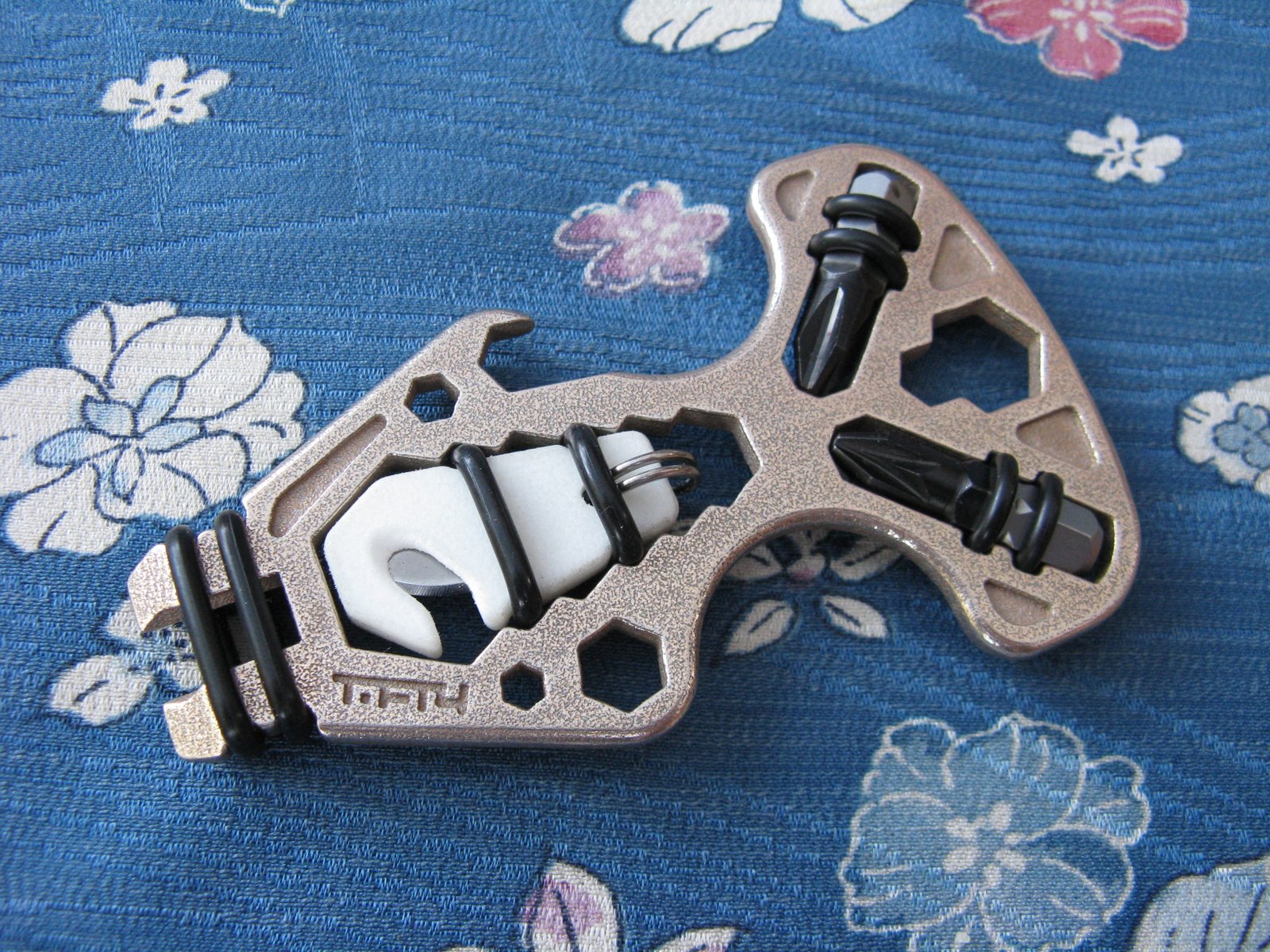 Tools: One-Piece Multitools 1